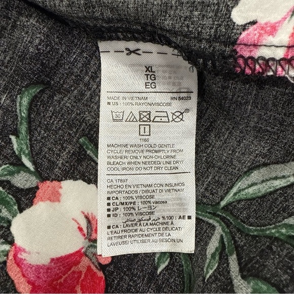 Old Navy Black Floral Blouse - Picture 8 of 8